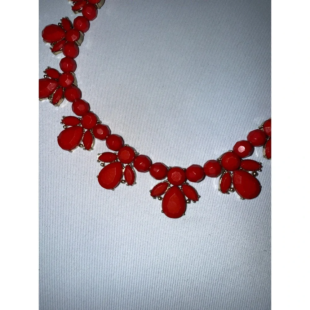 Red Floral Statement‎ Necklace Gold Tone Bib Resin Bead Cluster Adjustable 18in